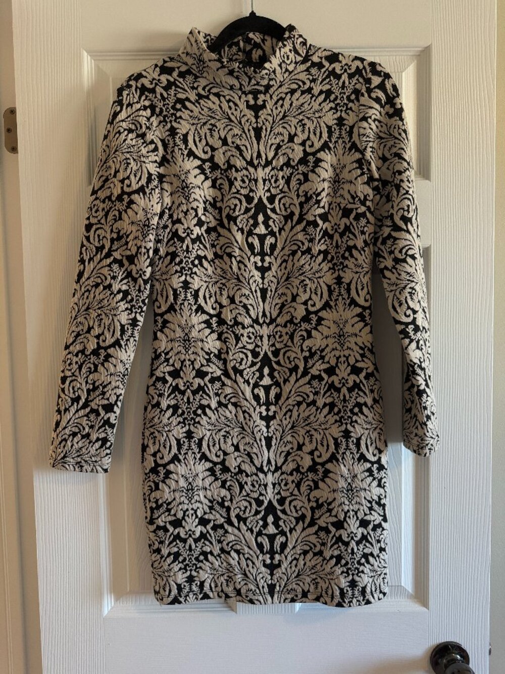 Dynamite Black & Cream Damask Bodycon Mini Dress Size M